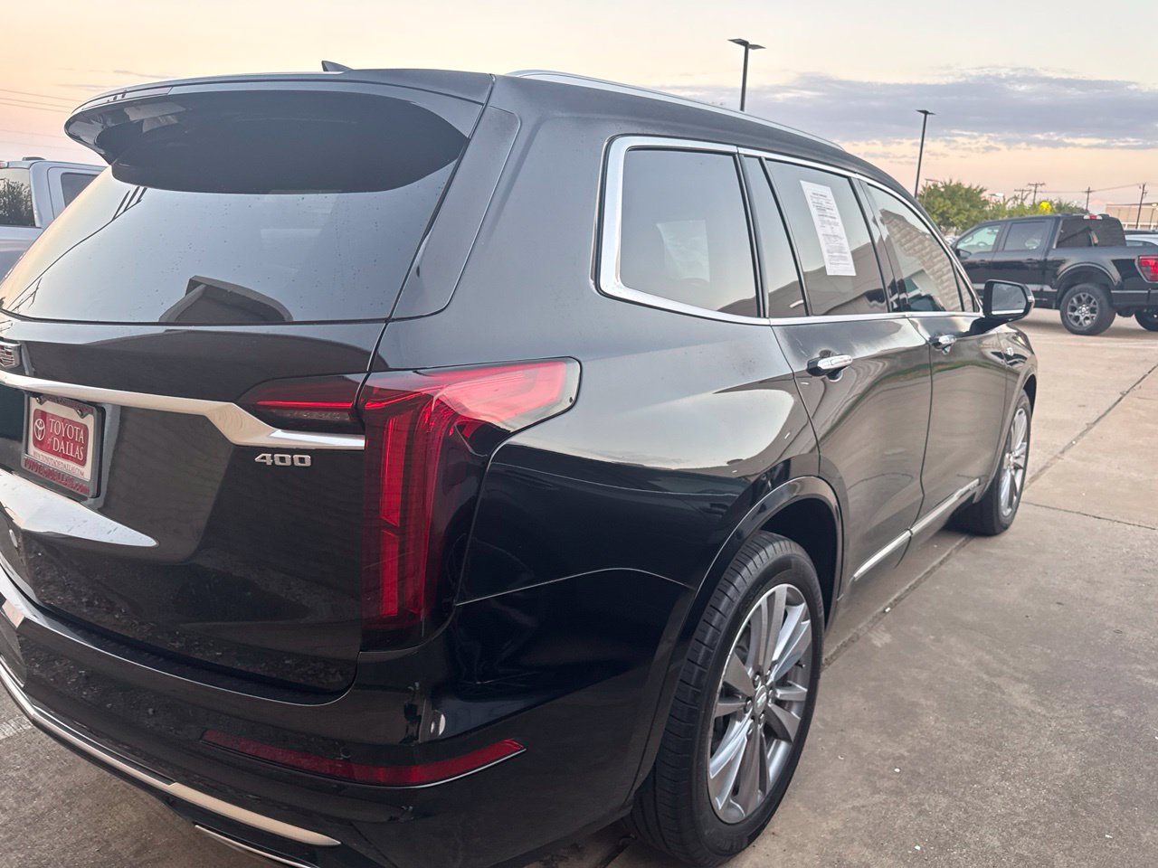 Used 2024 Cadillac XT6 Premium Luxury FWD image 4