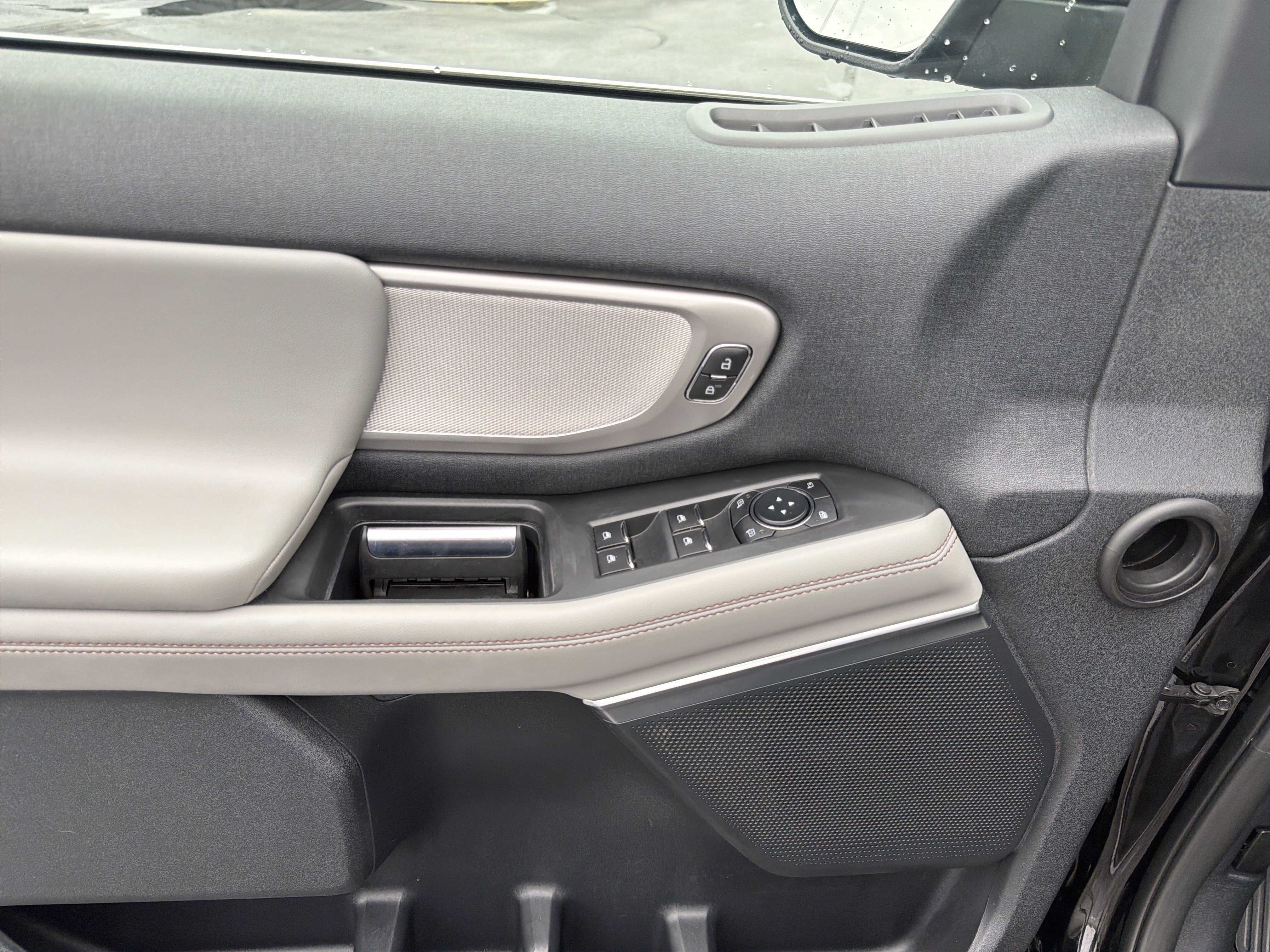 Certified 2025 Ford Expedition Active AWD/4WD image 23