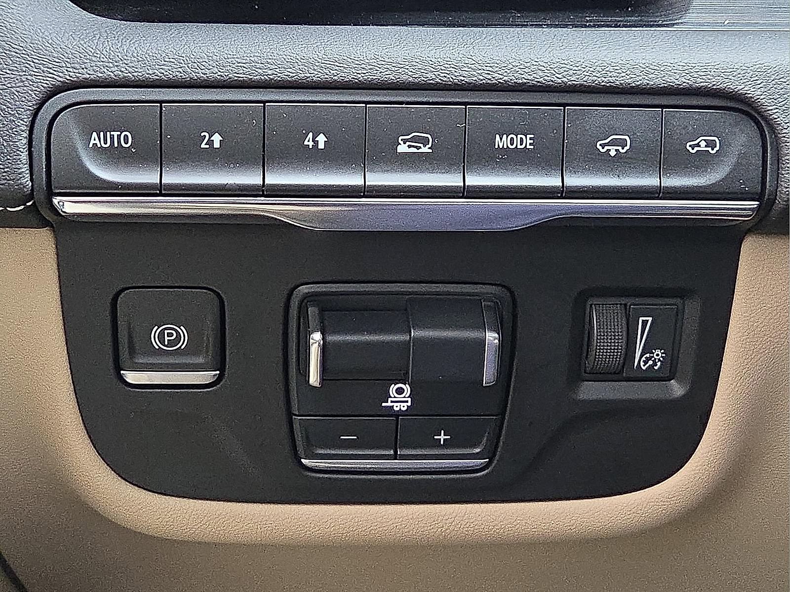 Used 2021 Cadillac Escalade Premium Luxury w/ Driver Assist Tech Package AWD/4WD image 21