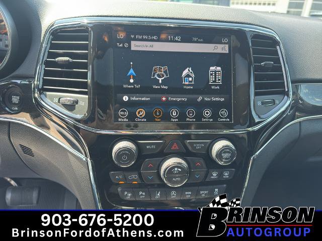 Used 2021 Jeep Grand Cherokee Trailhawk w/ Premium Lighting Group AWD/4WD image 13