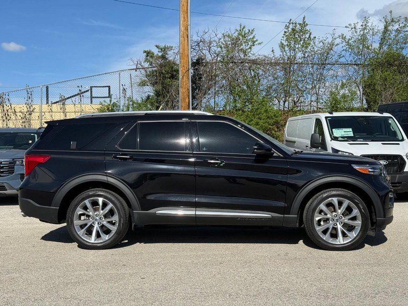 Certified 2023 Ford Explorer Platinum w/ Technology Package AWD/4WD image 2