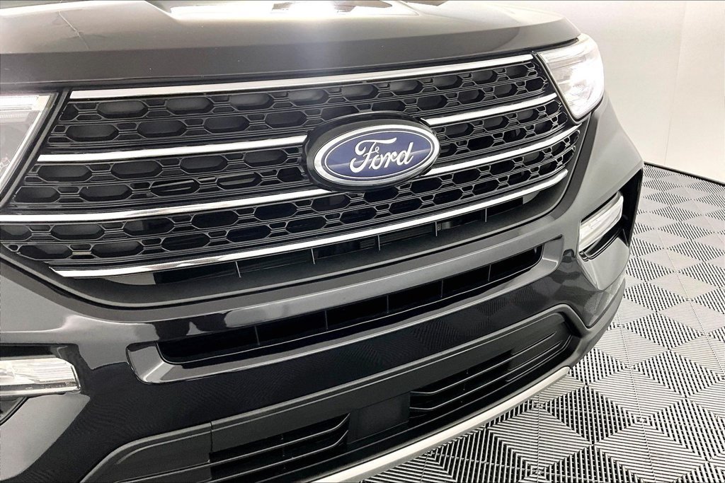 Certified 2024 Ford Explorer XLT w/ Equipment Group 202A RWD image 31