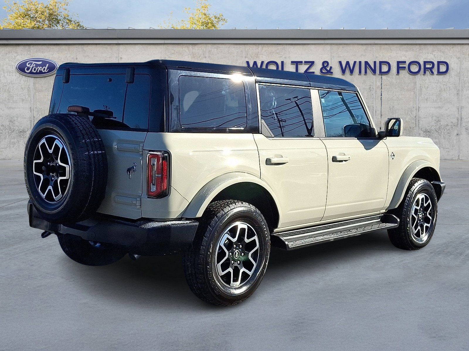 Certified 2025 Ford Bronco Outer Banks image 4