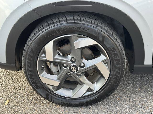 Used 2022 Hyundai Venue SEL w/ Cargo Package image 10