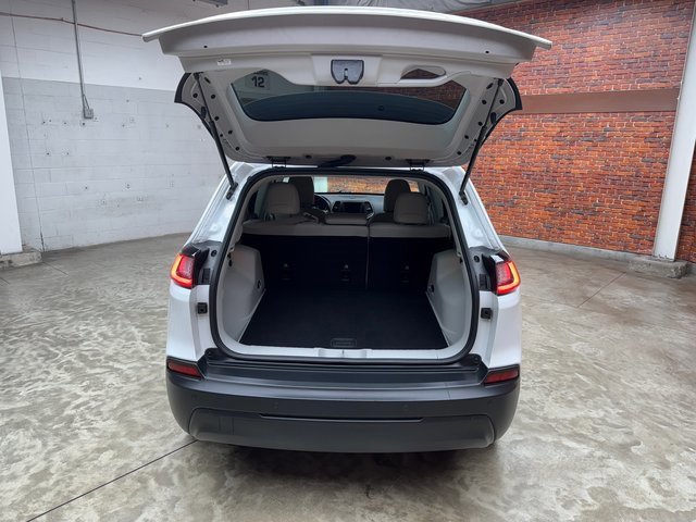 Used 2020 Jeep Cherokee Latitude Plus w/ Cold Weather Group image 28