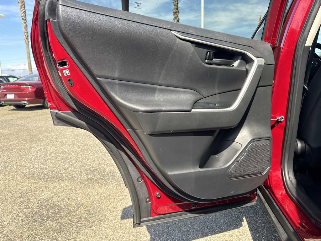 Used 2020 Toyota RAV4 LE w/ All Weather Liner Package image 23