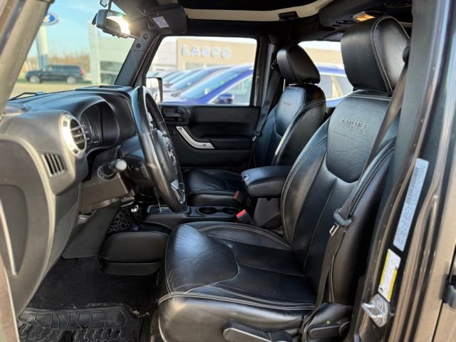 Used 2018 Jeep Wrangler Unlimited Sahara w/ Connectivity Group image 2