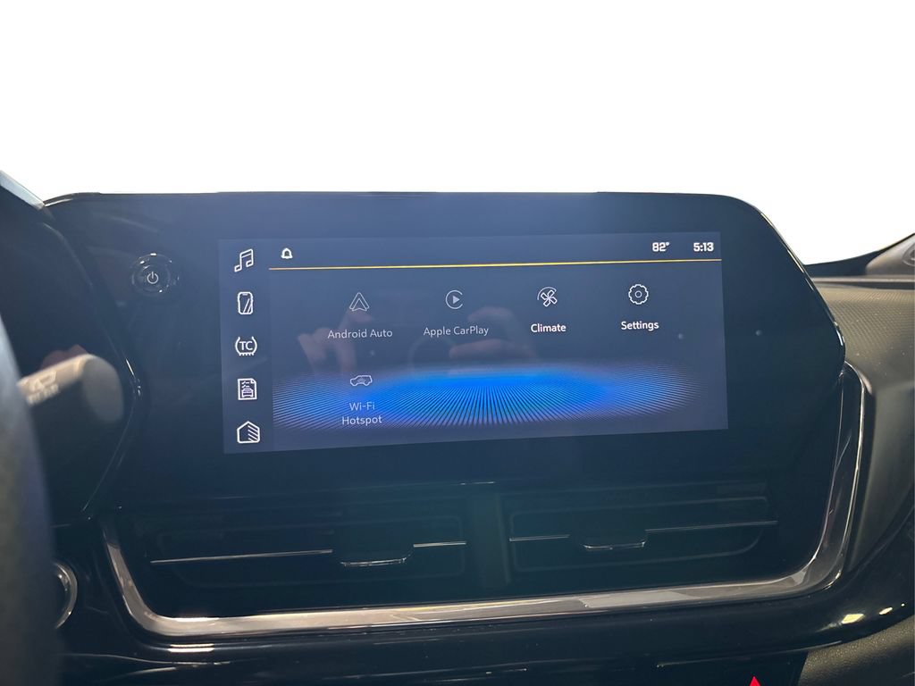 Used 2025 Chevrolet Trax RS w/ Sunroof Package FWD image 24