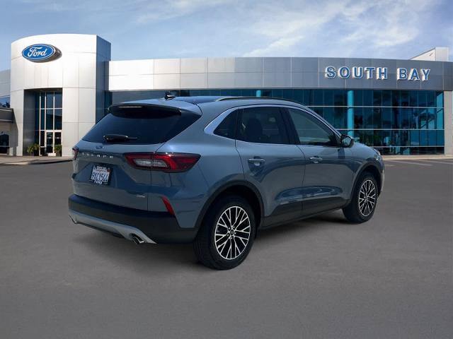 Certified 2025 Ford Escape SE w/ PHEV Premium Package FWD image 5