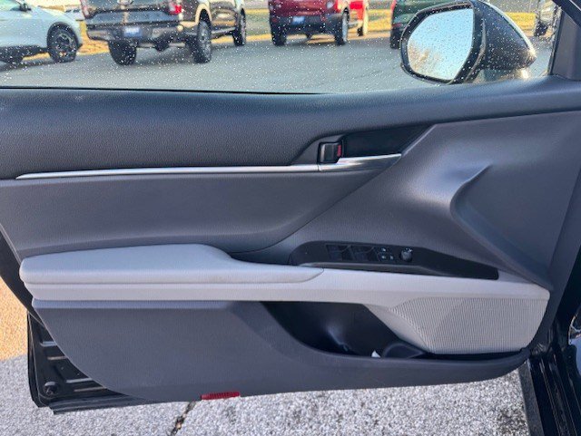 Used 2022 Toyota Camry LE FWD image 10