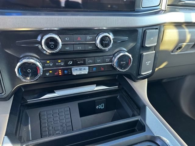 Certified 2025 Ford F450 Platinum w/ Platinum Plus Package AWD/4WD image 20