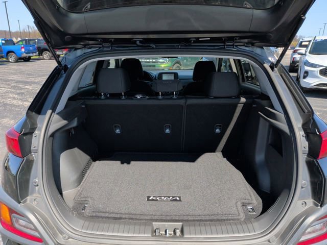 Used 2020 Hyundai Kona SEL w/ Cargo Package image 11