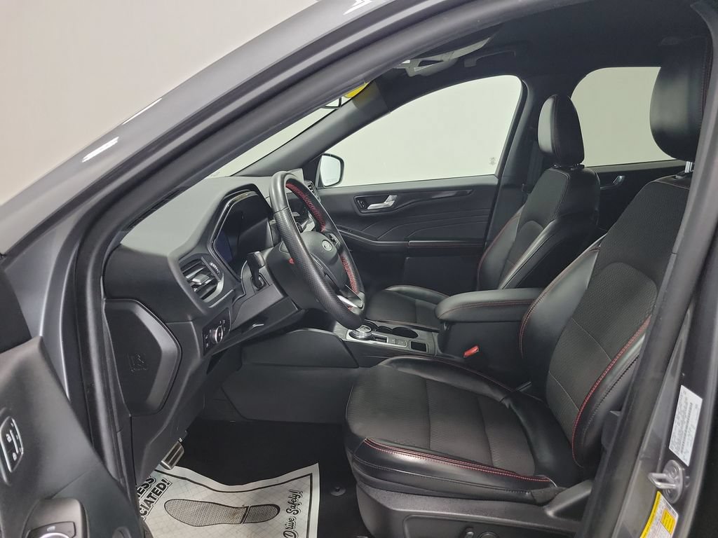 Certified 2023 Ford Escape ST-Line Elite AWD/4WD image 3