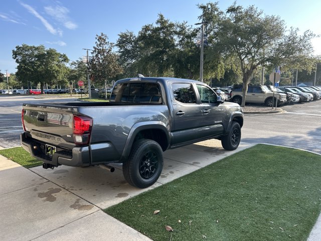 Used 2022 Toyota Tacoma SR5 w/ Technology Package RWD image 4