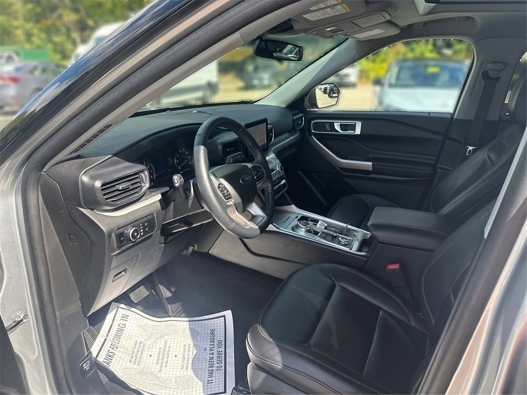 Certified 2023 Ford Explorer XLT w/ Equipment Group 202A image 9