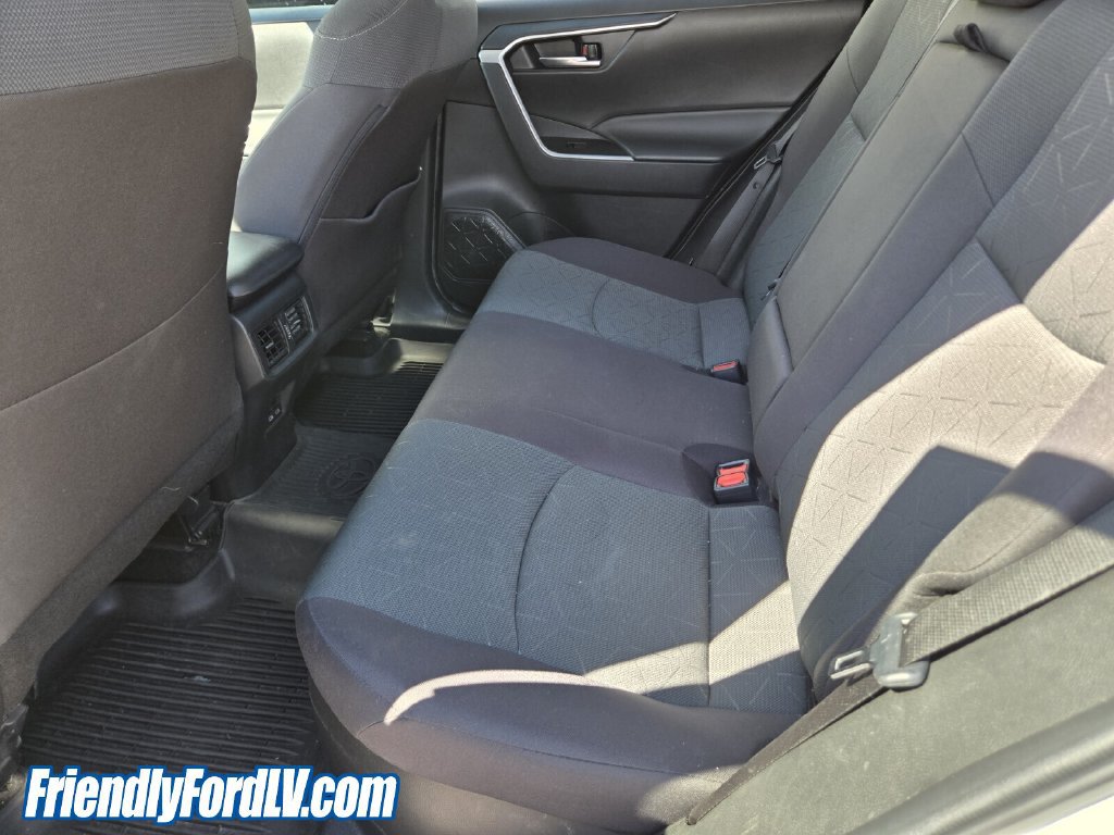 Used 2024 Toyota RAV4 XLE AWD/4WD image 5
