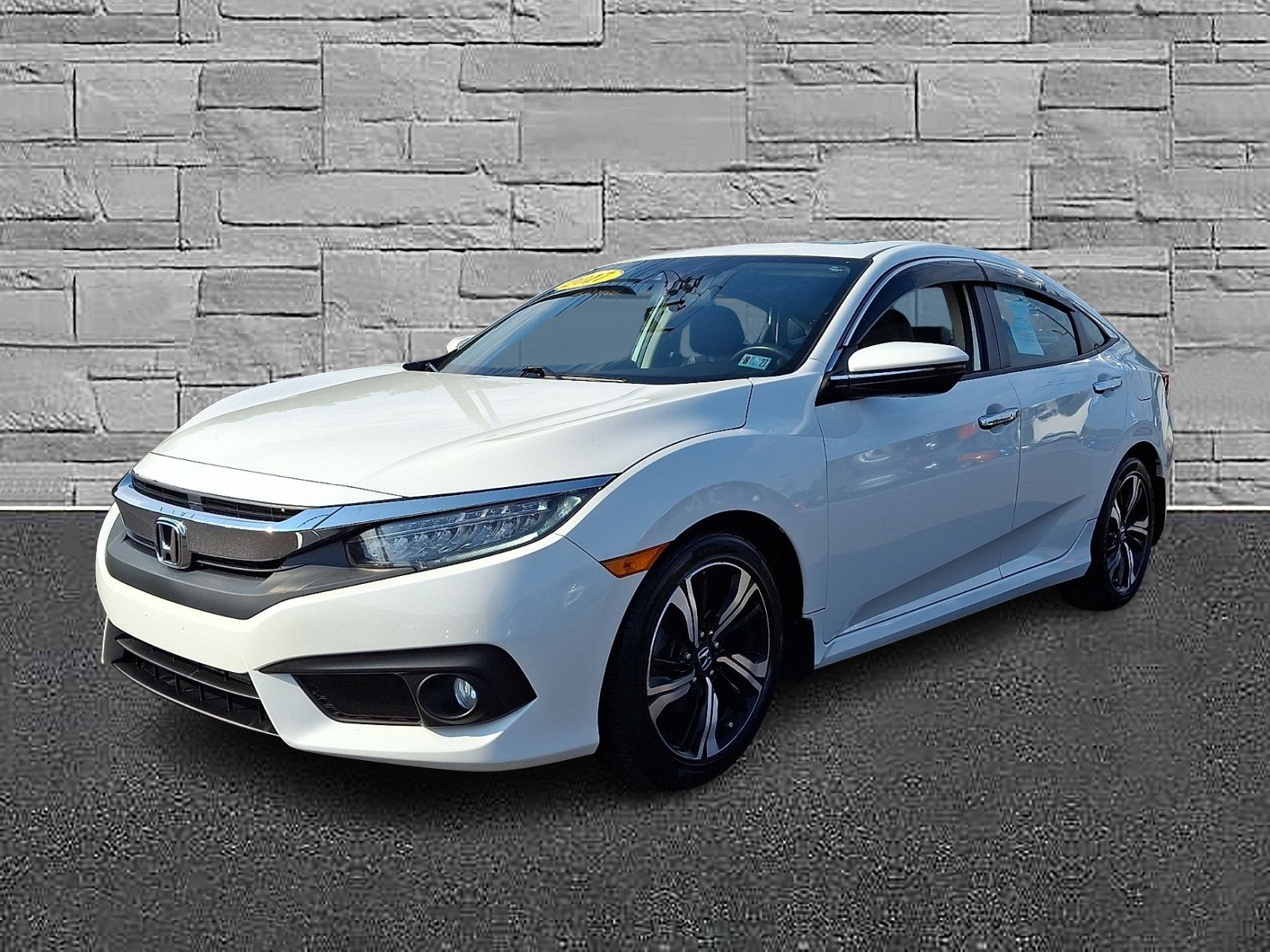 Used 2017 Honda Civic Touring image 4