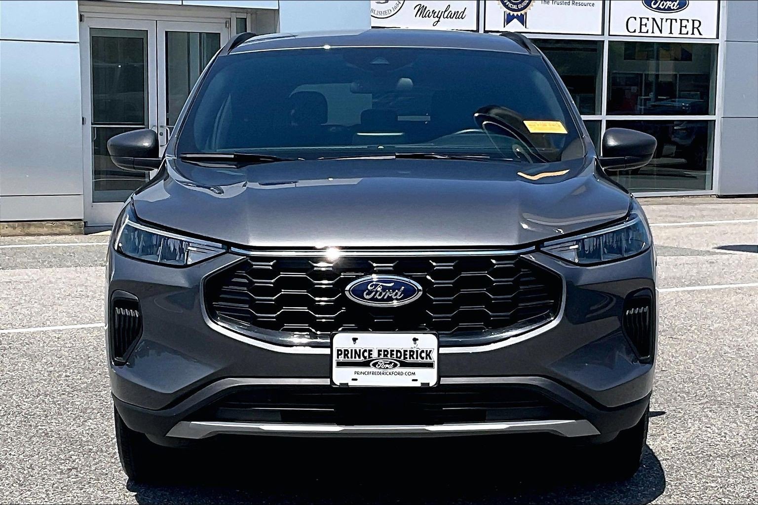 Certified 2025 Ford Escape ST-Line AWD/4WD image 2