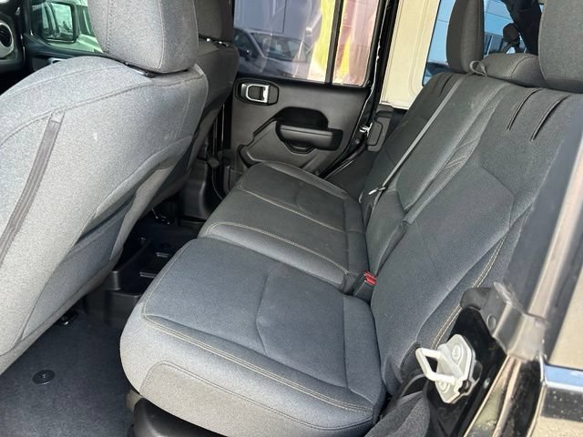 Used 2024 Jeep Wrangler Unlimited AWD/4WD image 12