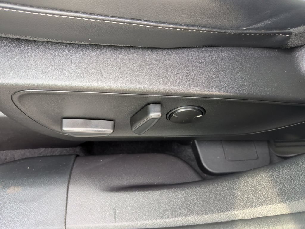 Certified 2023 Ford Escape Platinum AWD/4WD image 17