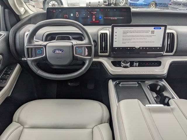 Certified 2025 Ford Expedition Active AWD/4WD image 16