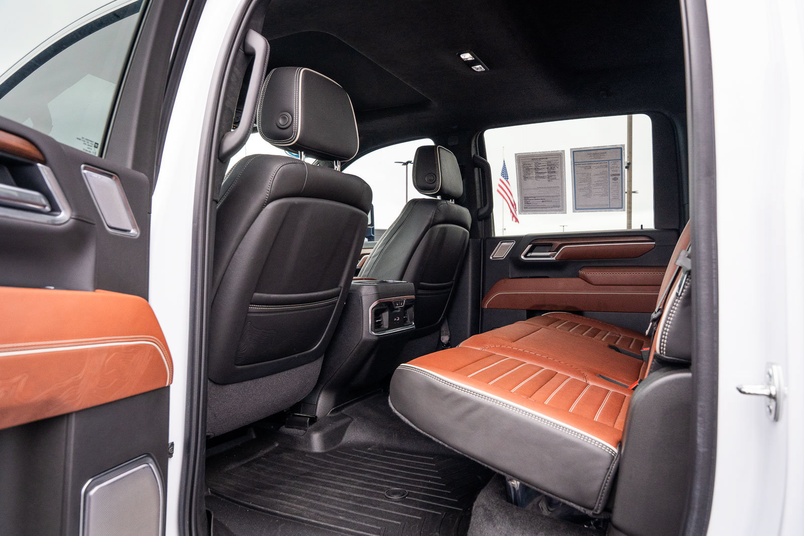 Used 2025 GMC Sierra 2500 Denali Ultimate w/ Max Trailering Package AWD/4WD image 18