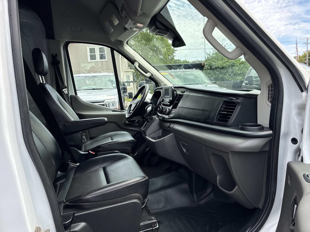 Certified 2024 Ford Transit 250 148 High Roof RWD image 9