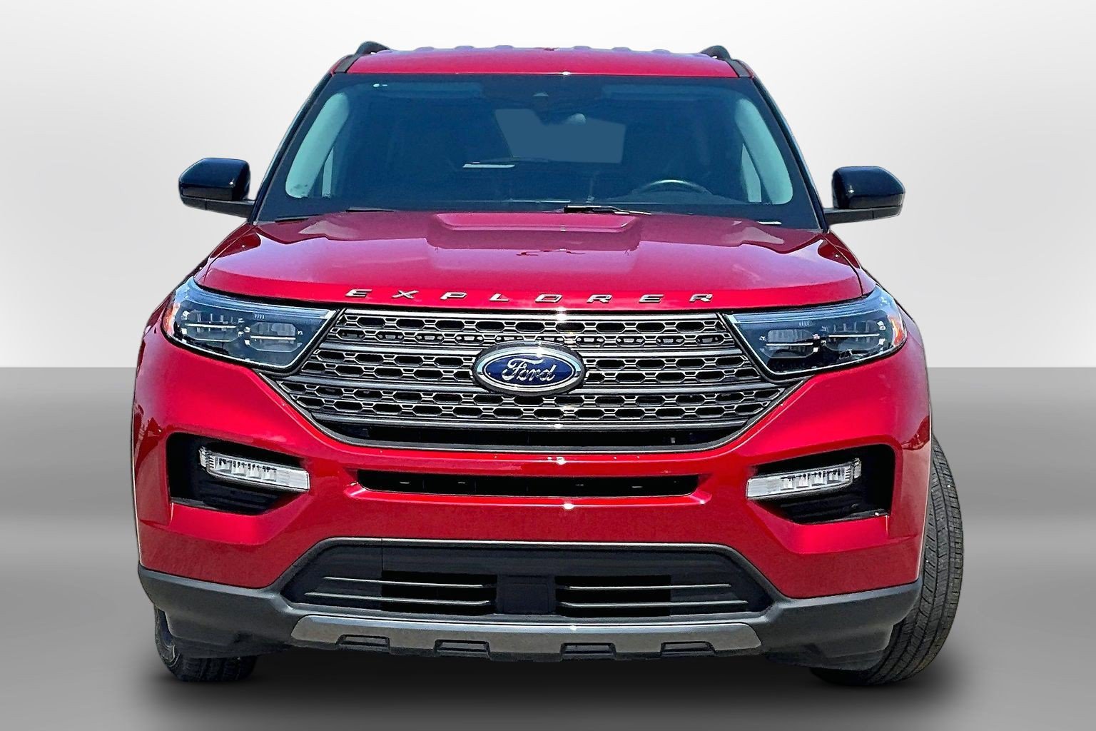 Certified 2024 Ford Explorer XLT w/ Equipment Group 202A AWD/4WD image 3