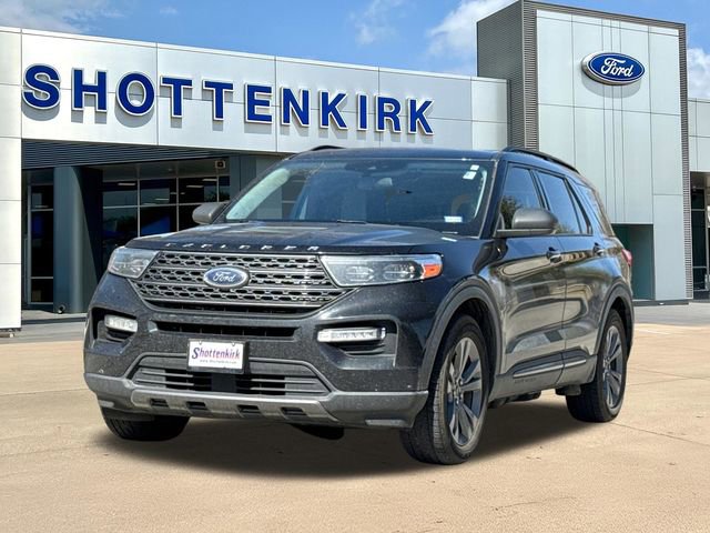 Certified 2021 Ford Explorer XLT w/ Equipment Group 202A RWD image 3