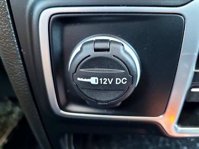 Used 2024 Jeep Wrangler Unlimited Sahara AWD/4WD image 18