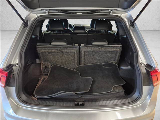 Used 2021 Volkswagen Tiguan SE R-Line FWD image 7