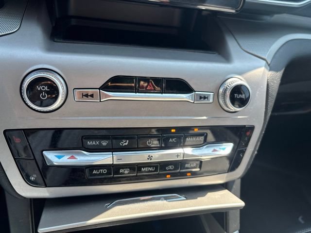 Certified 2022 Ford Explorer XLT w/ Equipment Group 202A AWD/4WD image 22