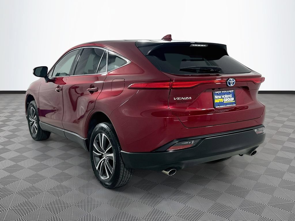 Used 2023 Toyota Venza LE AWD/4WD image 5