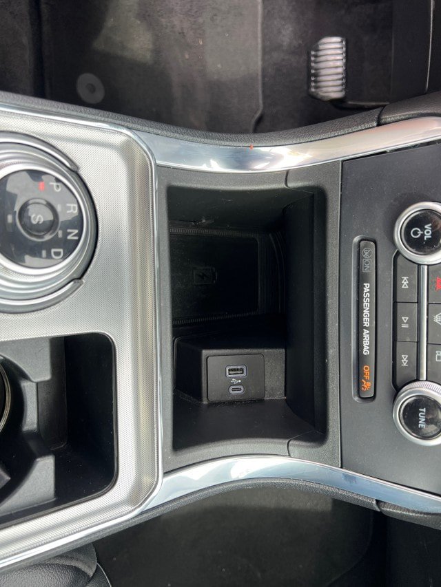 Certified 2022 Ford Edge Titanium AWD/4WD image 19