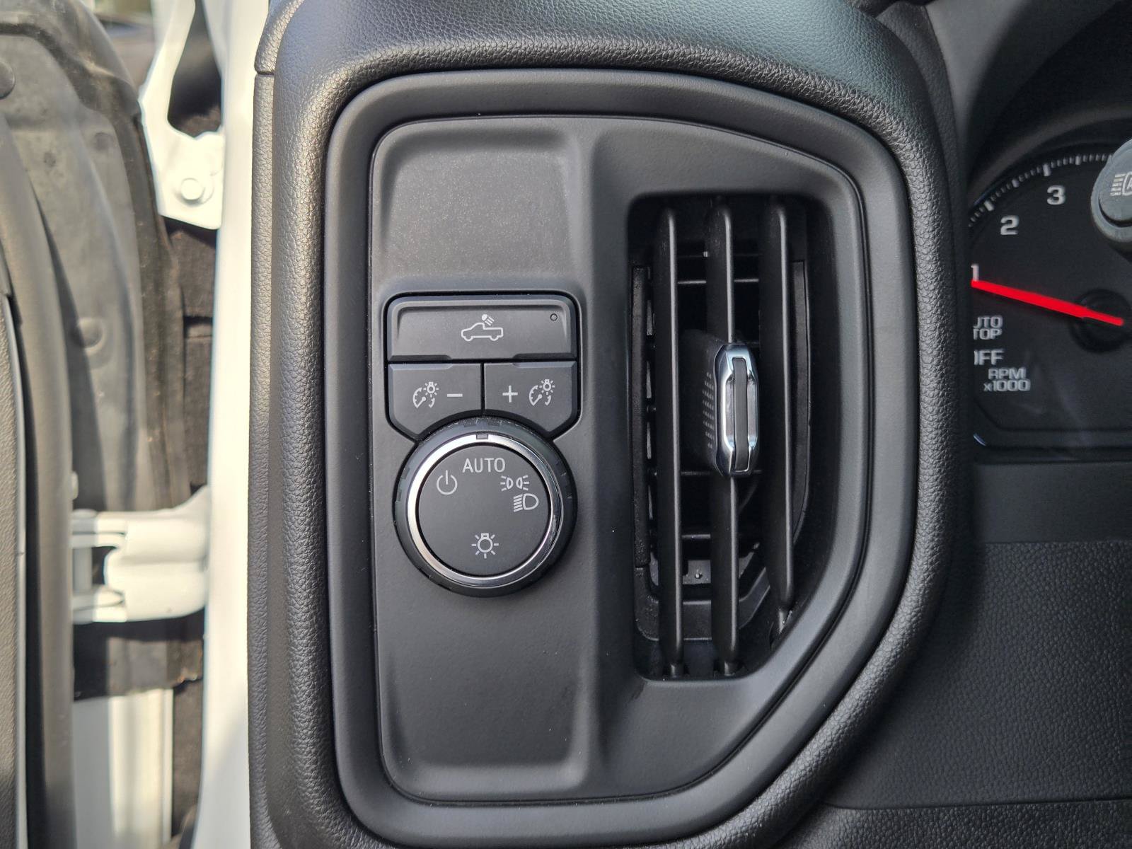 Used 2025 Chevrolet Silverado 1500 Custom RWD image 23
