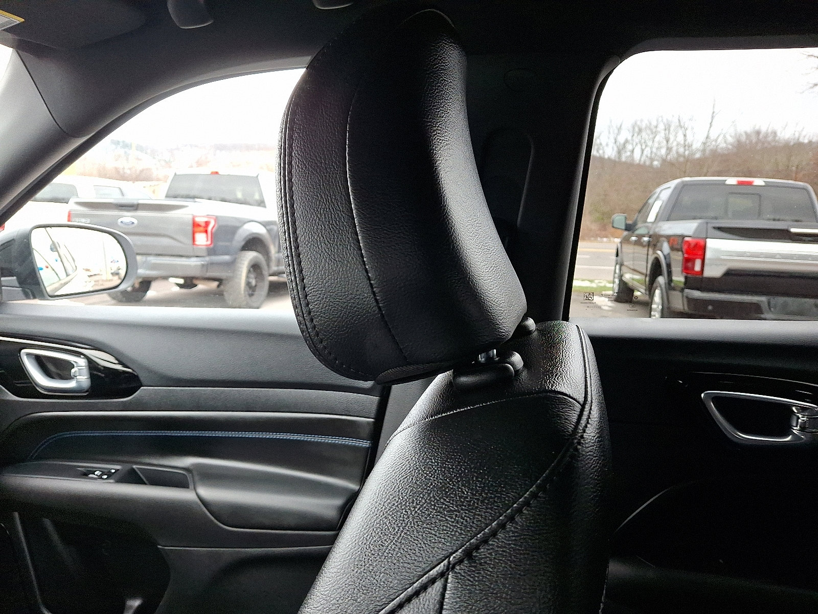 Used 2025 Jeep Compass Latitude w/ Altitude Special Edition image 17