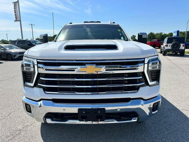 Used 2025 Chevrolet Silverado 2500 LTZ w/ LTZ Premium Package AWD/4WD image 9