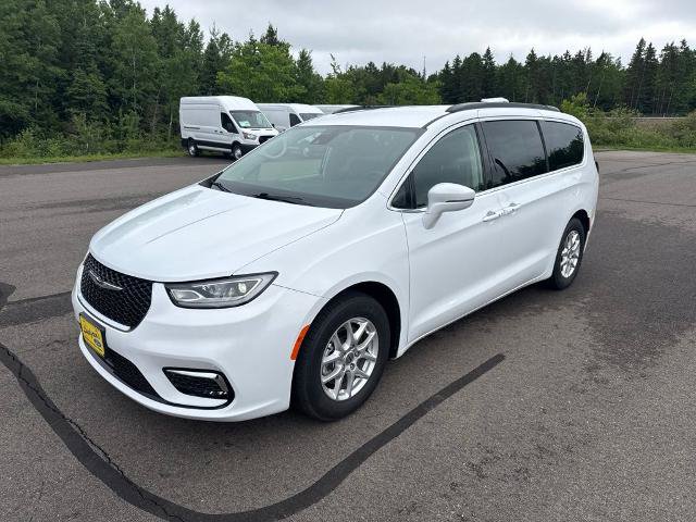 Used 2022 Chrysler Pacifica Touring-L FWD image 1