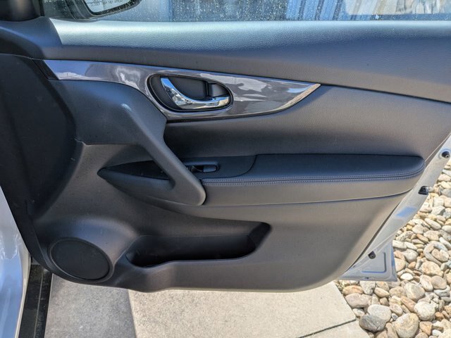 Used 2020 Nissan Rogue S w/ Special Edition Package FWD image 33