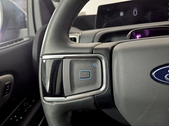 Certified 2025 Ford Expedition Active image 24