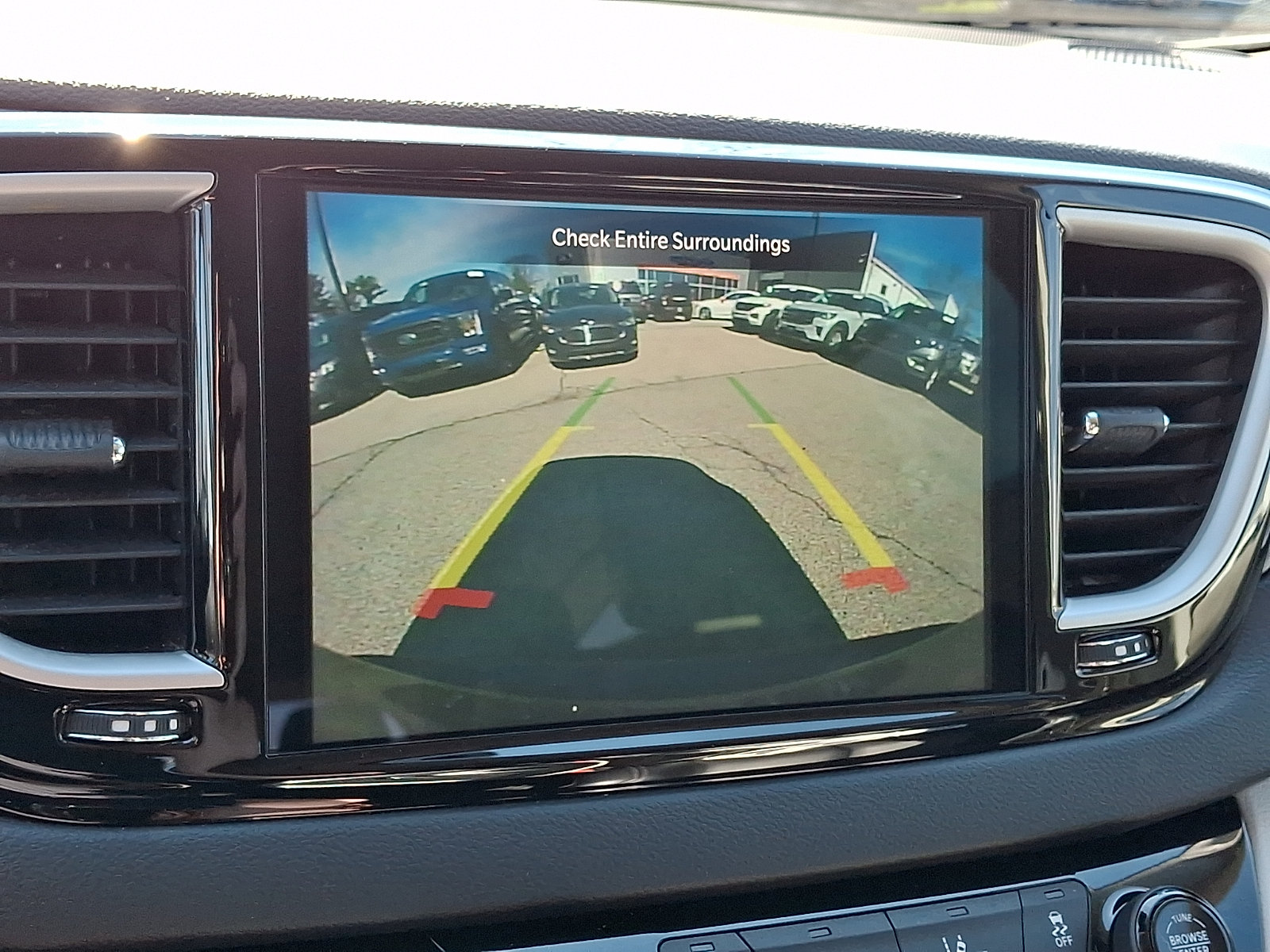 Used 2023 Chrysler Pacifica Touring-L FWD image 21