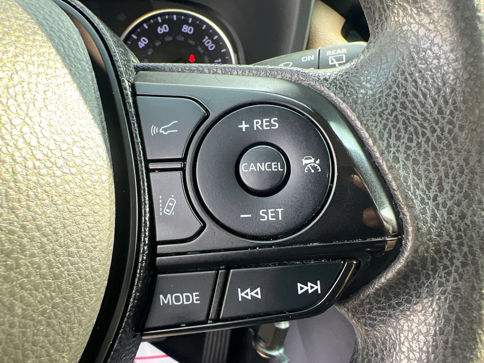 Used 2019 Toyota RAV4 LE w/ All Weather Liner Package AWD/4WD image 28
