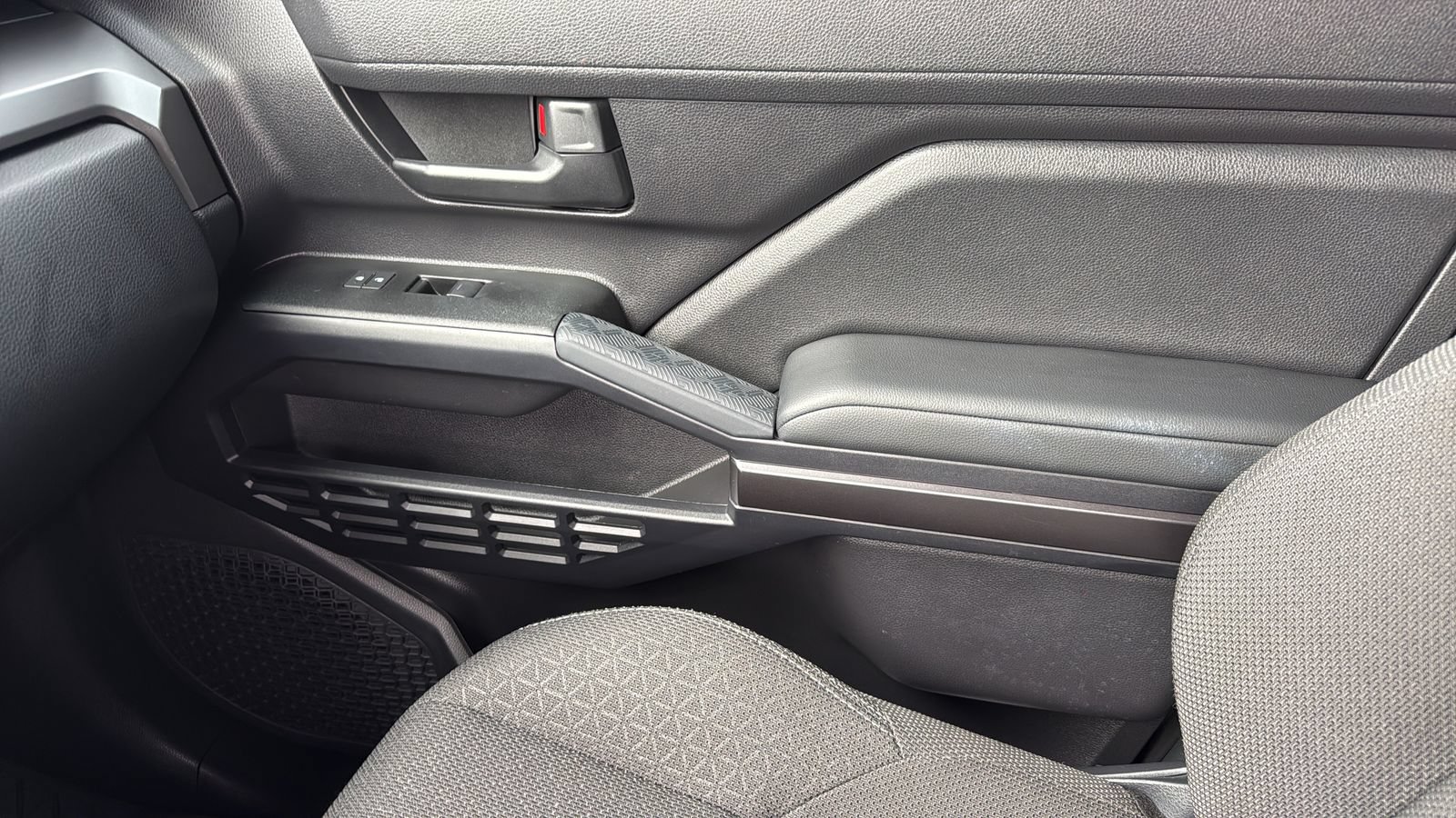 Used 2025 Toyota 4Runner SR5 RWD image 24