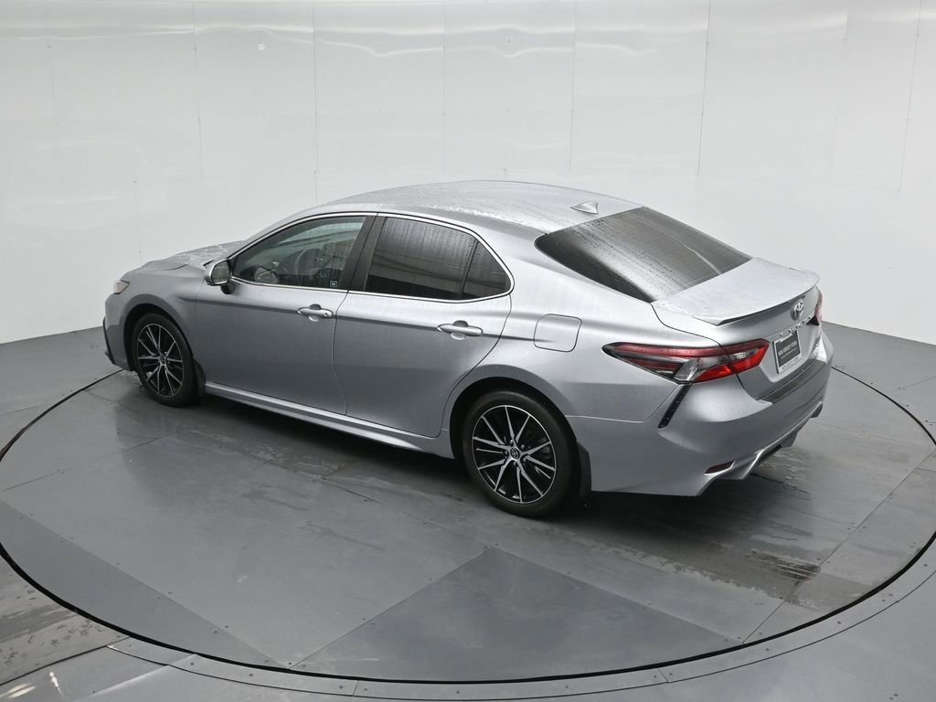Used 2024 Toyota Camry SE image 19