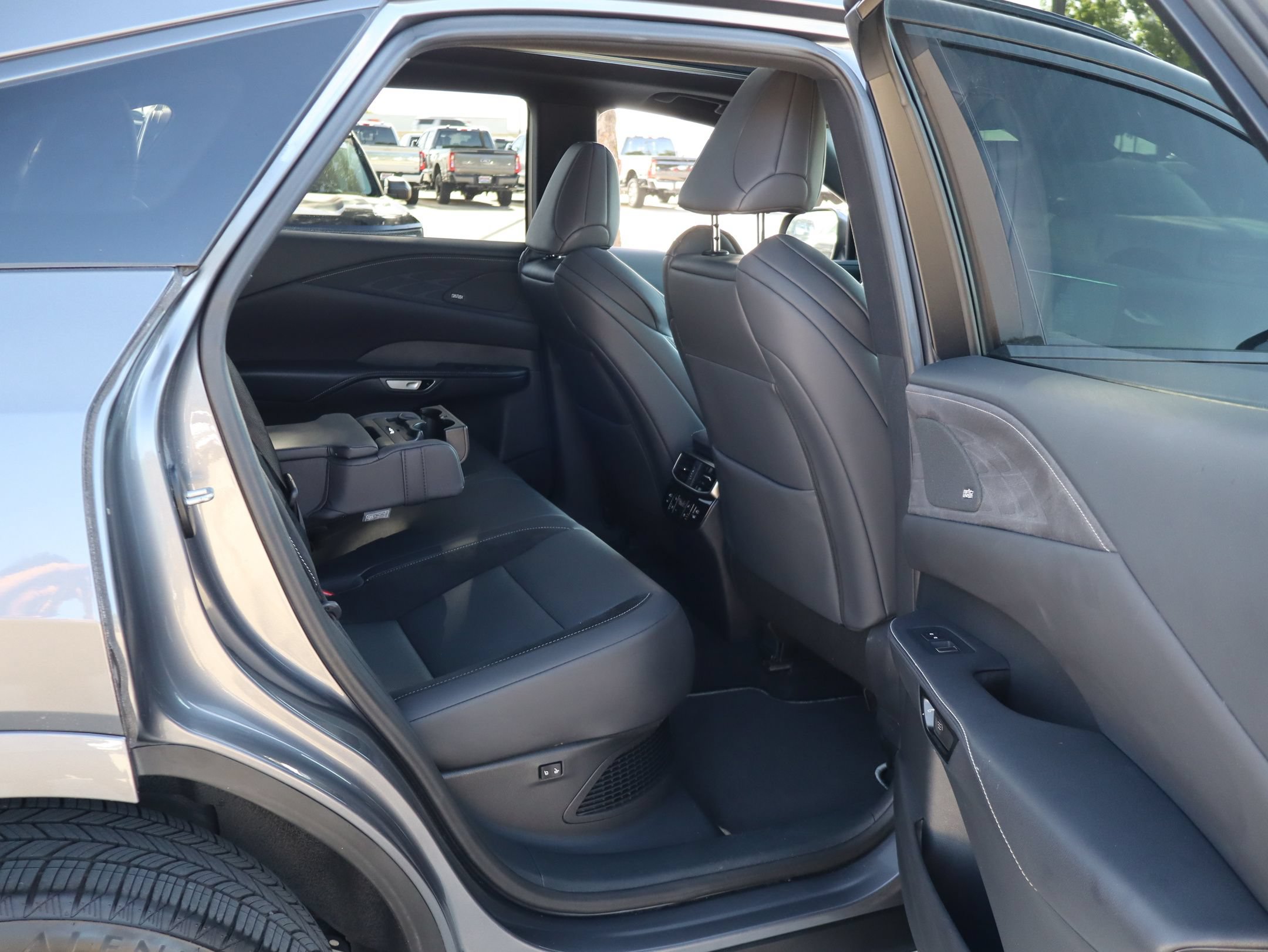 Used 2023 Lexus RX 500h F Sport w/ Cold Area Package AWD/4WD image 33