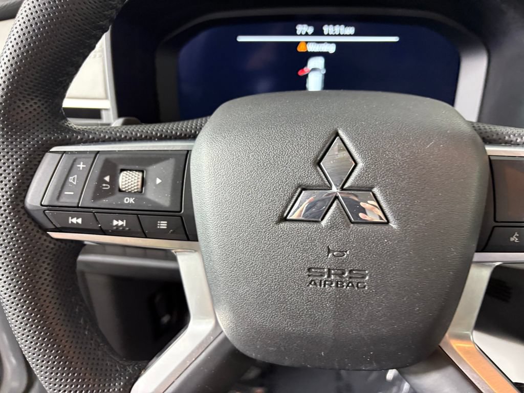 Used 2023 Mitsubishi Outlander SEL FWD image 23