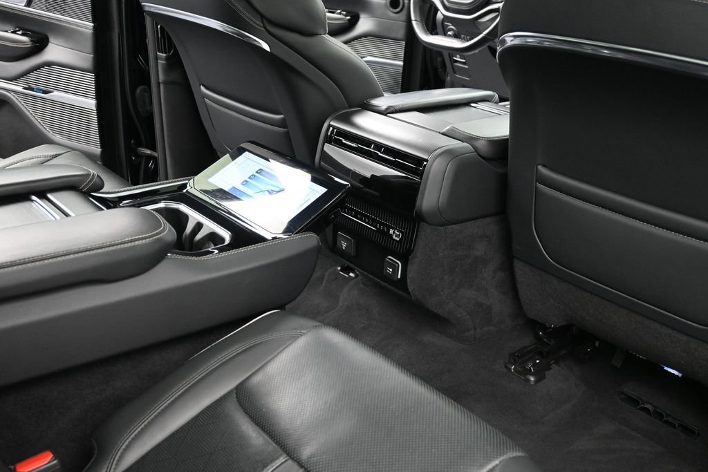 Used 2024 Jeep Grand Wagoneer Series II Obsidian w/ Quick Order Packagew 28T AWD/4WD image 10