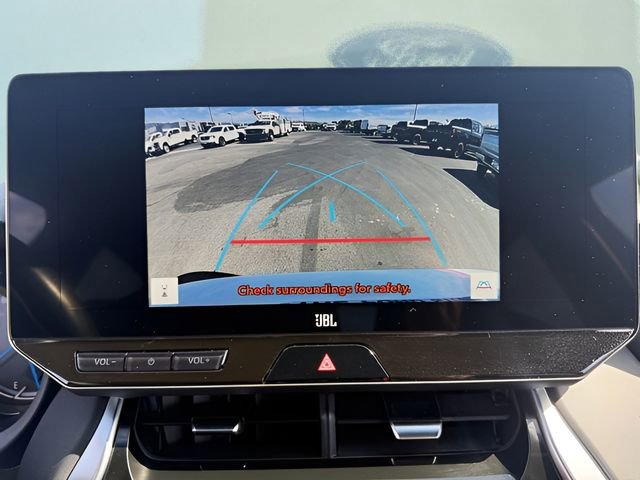 Used 2024 Toyota Venza XLE image 24