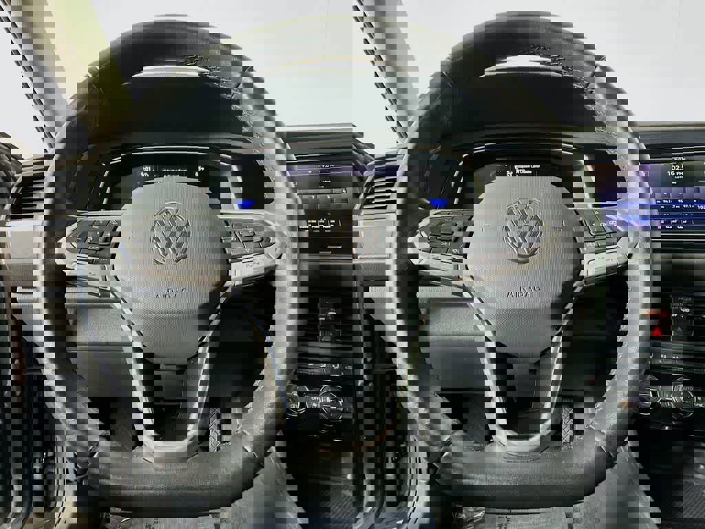 Used 2024 Volkswagen Jetta SE image 18