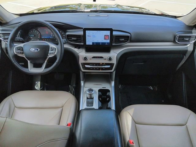Certified 2024 Ford Explorer XLT w/ Equipment Group 202A image 15